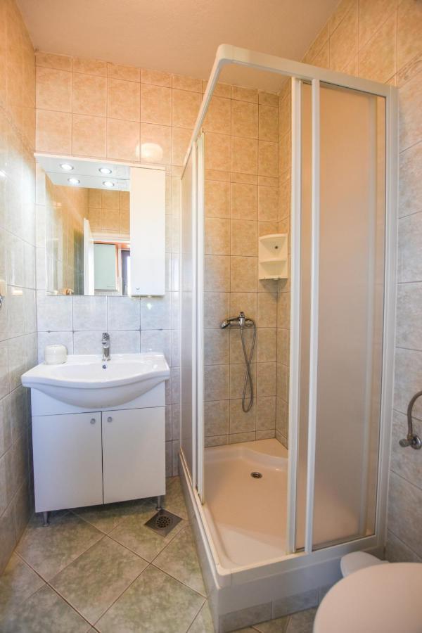 Apartmani Marija Ljubica Pag Town Luaran gambar