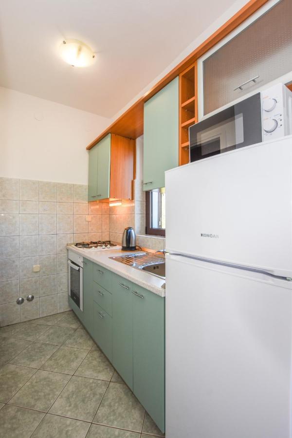 Apartmani Marija Ljubica Pag Town Luaran gambar
