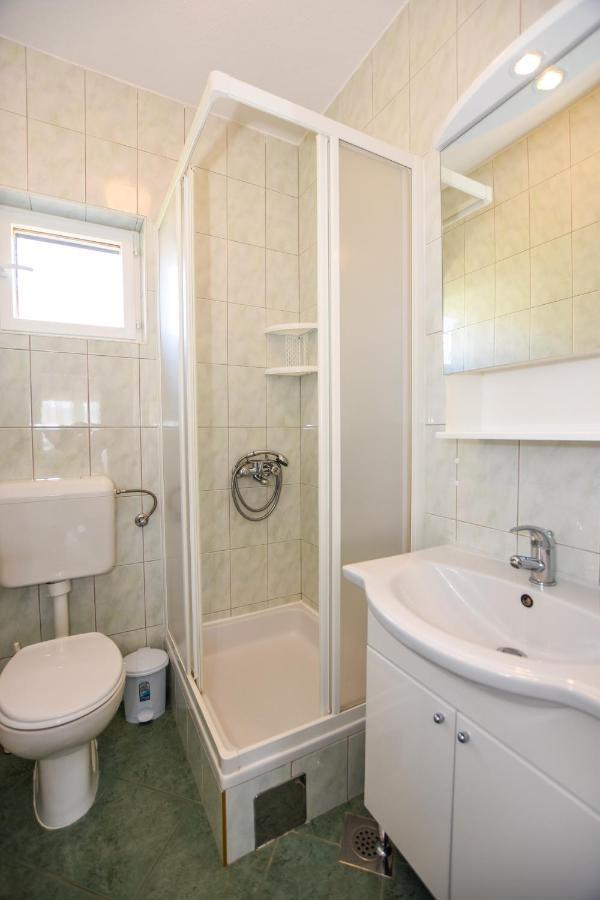 Apartmani Marija Ljubica Pag Town Luaran gambar