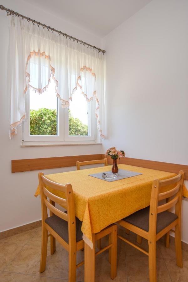 Apartmani Marija Ljubica Pag Town Luaran gambar