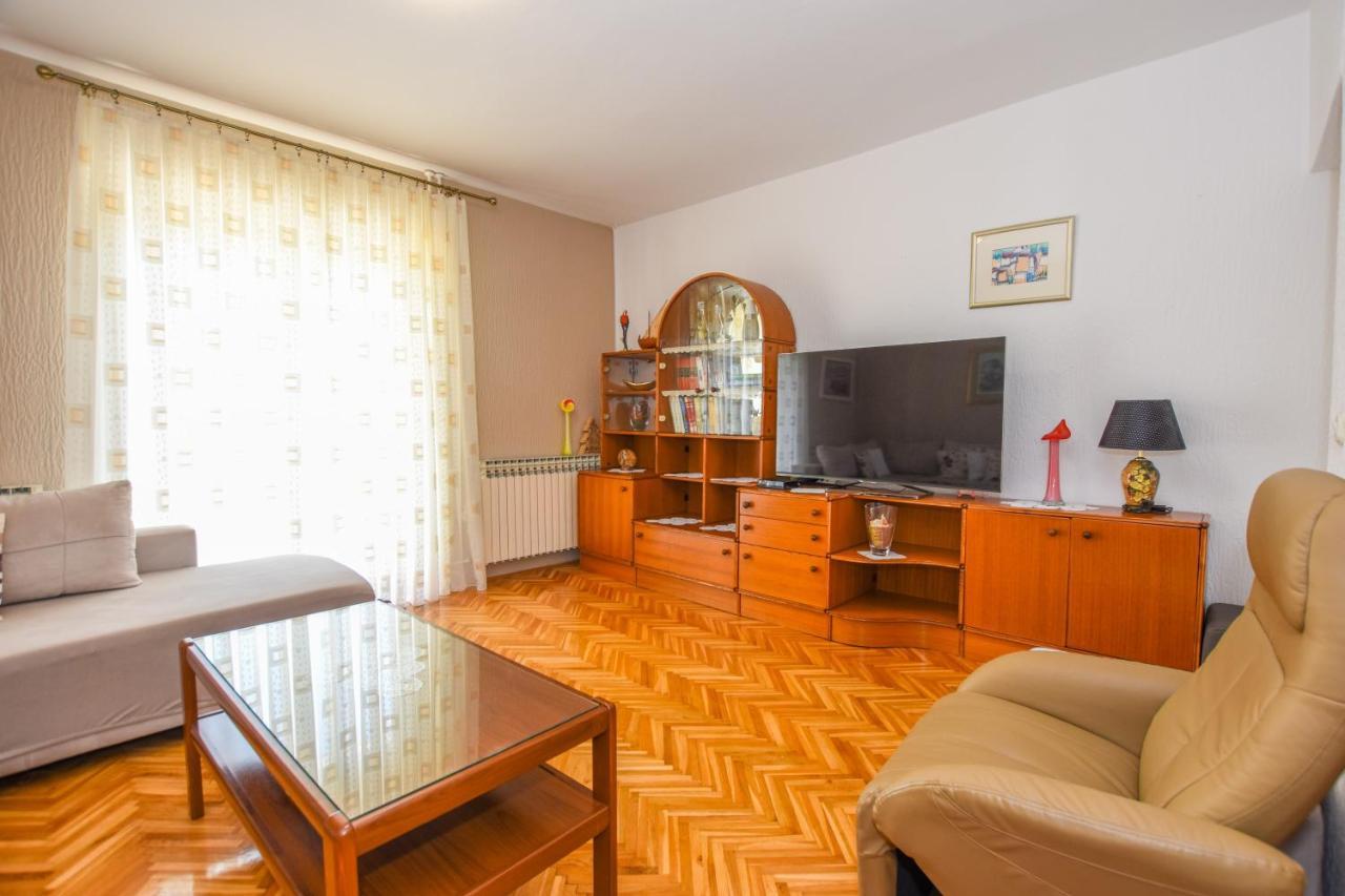 Apartmani Marija Ljubica Pag Town Luaran gambar